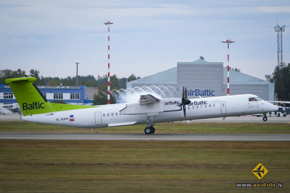 Bombardier DHC-8-402 Q400